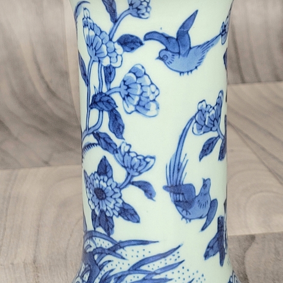 Andrea by Sadak Vase Blue and White Porcelain w/ Flowers and Birds 6” Vintage - Picture 7 of 9